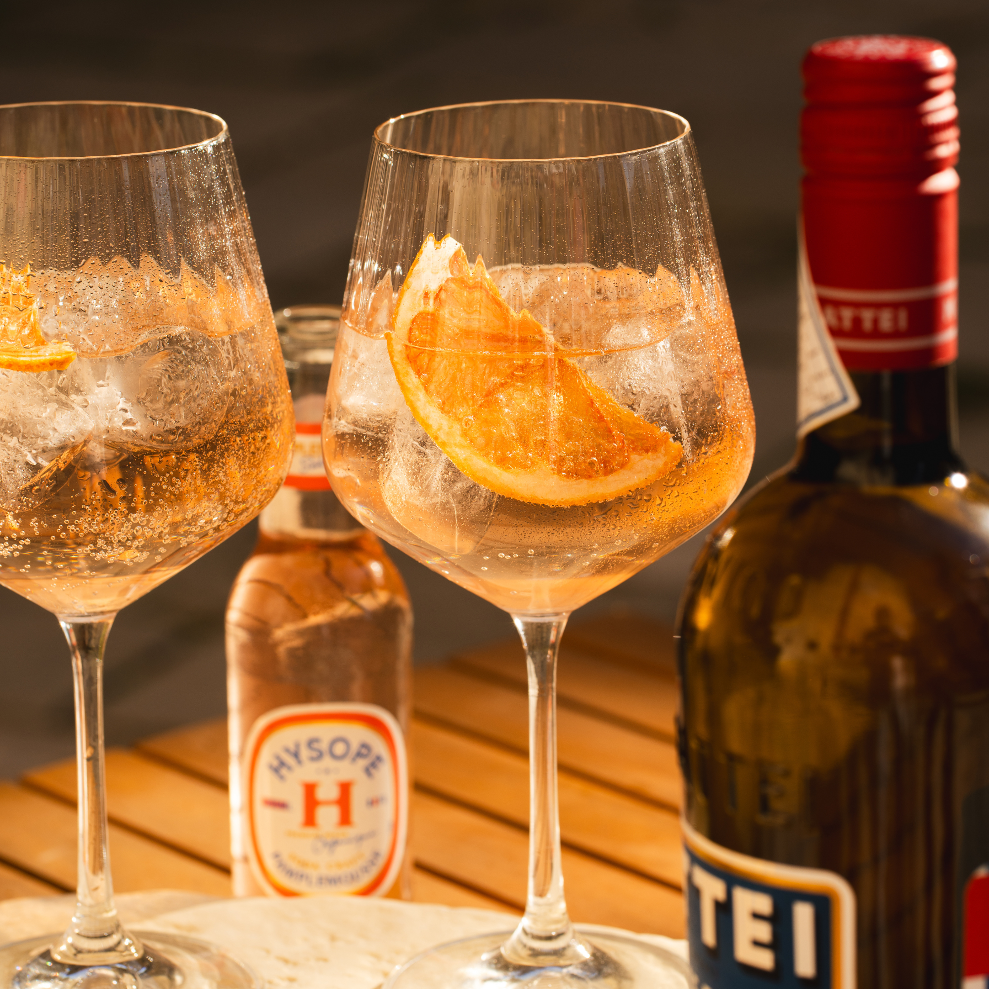 Cap Pamp', un cocktail frais à base de Soda Craft Pamplemousse Hysope et de Cap Corse Blanc Mattei